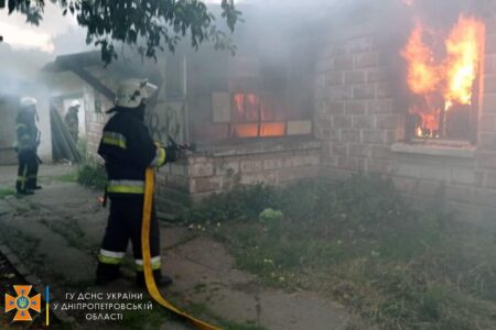 В Желтых Водах в результате пожара в жилом доме пострадал мужчина